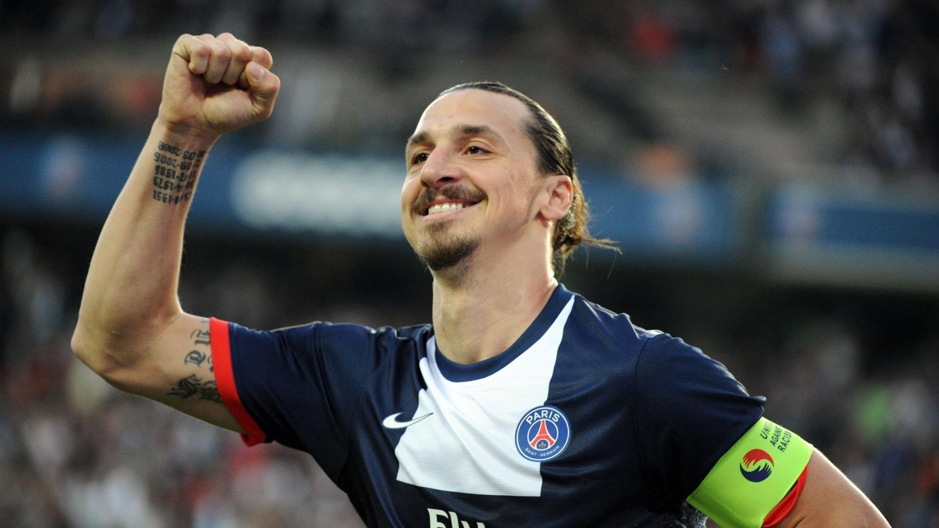 西甲：巴萨4-3战胜比利亚雷亚尔，莱万梅开二度刷新纪录，西甲第11轮巴萨vs比利亚雷亚尔